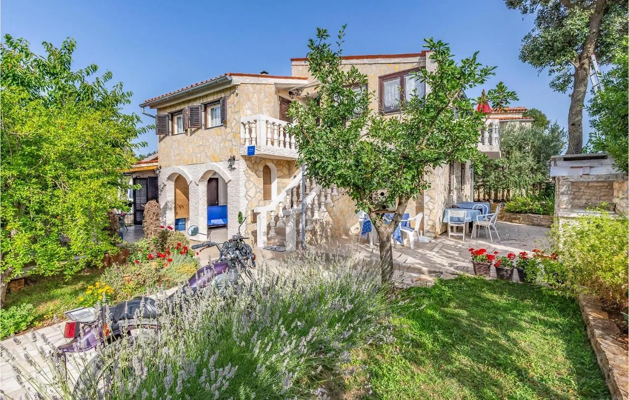 1 Bedroom Amazing Apartment In Krnica Croatia