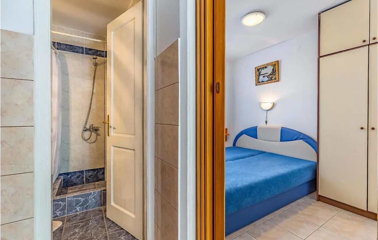 1 Bedroom Amazing Apartment In Krnica Croatia